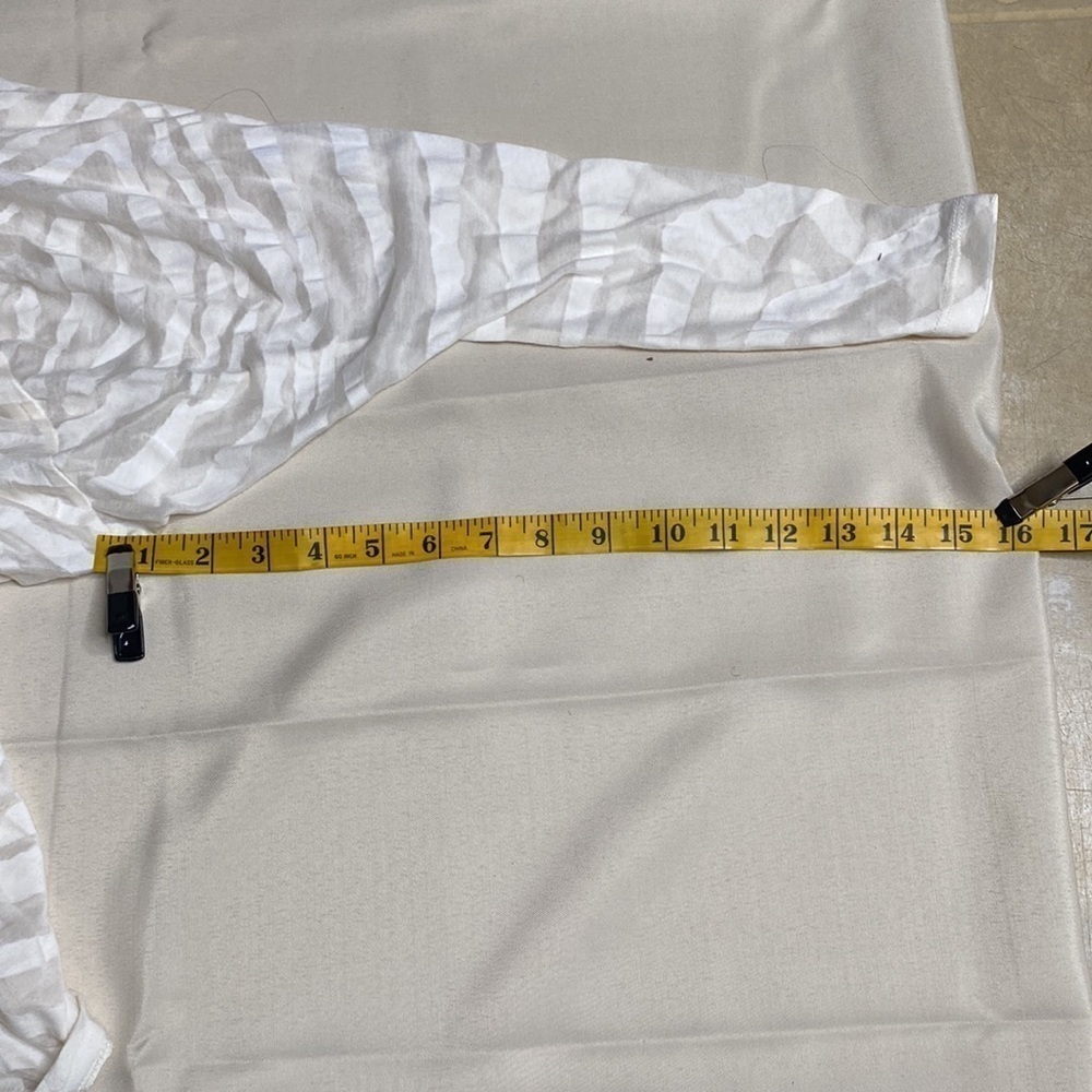 Express T shirt Crรจme Size Small - Picture 7 of 8